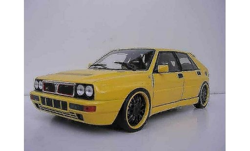 Lancia Delta HF Integrale 1/18 Kyosho evolution 2 geel jantes bbs zwarts modelauto