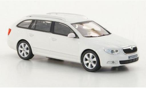 Modelauto Skoda Superb Combi II wit 2009 1/43 Abrex