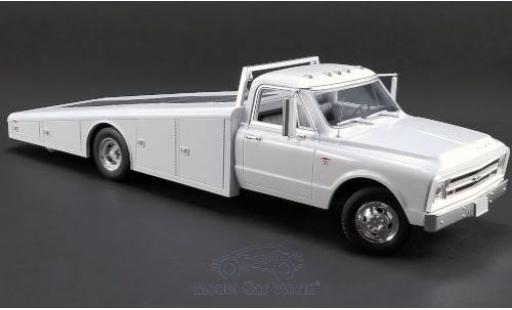 Modelauto Chevrolet C-30 plateau Ramp Truck wit 1967 1/18 ACME
