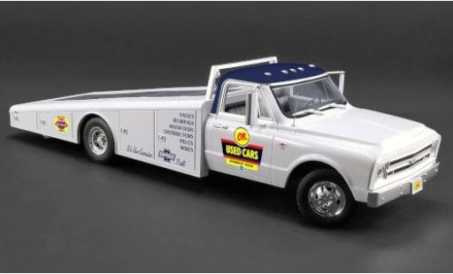 Modelauto Chevrolet C-30 plateau Ramp Truck wit/Dekor OK - Used Cars 1967 d&Atilde;&copy;panneuse 1/18 ACME