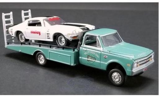 Modelauto Chevrolet C-30 plateau Z/28 wit/groen Holley 1971 met C-30 Ramp Truck 1/64 ACME