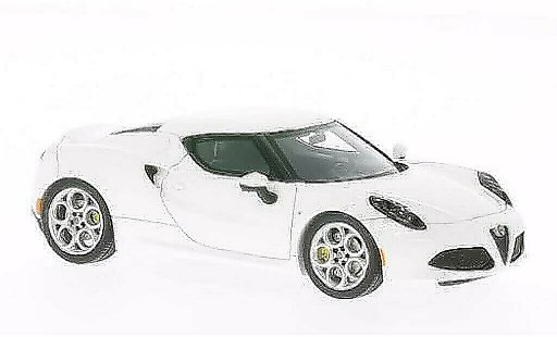Alfa Romeo 4C coupe 1/43 Spark wit modelauto