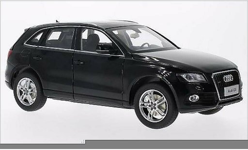 Audi Q5 suv 1/18 Paudi zwart 2014 modelauto