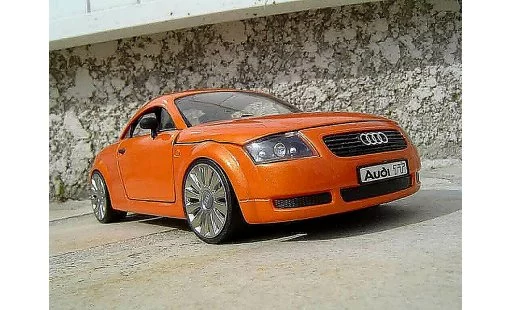 Audi TT coupe 1/18 Revell jantes audi a8 oranje lamborghini modelauto