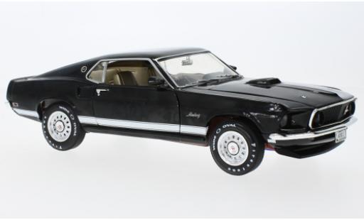 Modelauto Ford Mustang GT zwart 1969 1/18 Auto World