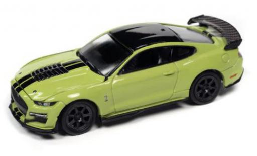 Modelauto Ford Mustang Shelby GT500 Ford Mustang Track Pack la chaux/zwart 2020 1/64 Auto World