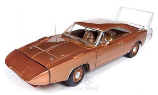 Modelauto Dodge Charger Daytona bronze/wit 1969 1/18 Auto World