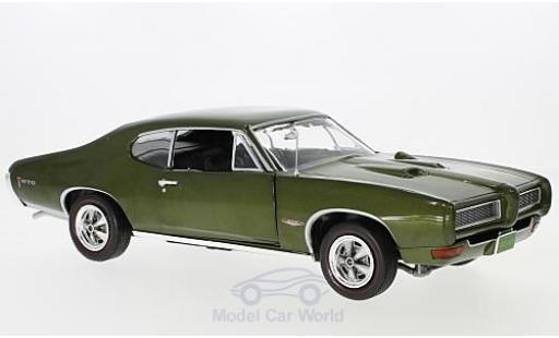 Modelauto Pontiac GTO Hardtop metallic groen 1968 1/18 Auto World
