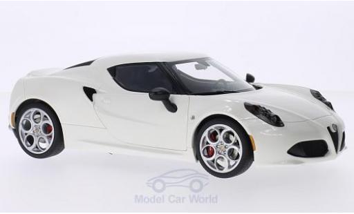 Modelauto Alfa Romeo 4C coupe metallic wit 2013 1/18 AUTOart