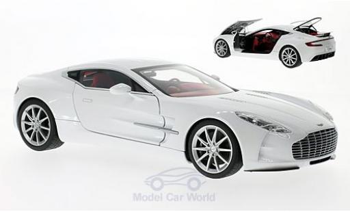 Modelauto Aston Martin One-77 coupe ONE-77 metallic wit 2009 1/18 AUTOart