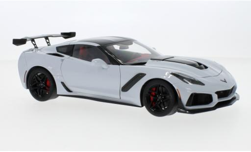 Modelauto Chevrolet Corvette ZR1 (C7) metallic grijs 2019 1/18 AUTOart
