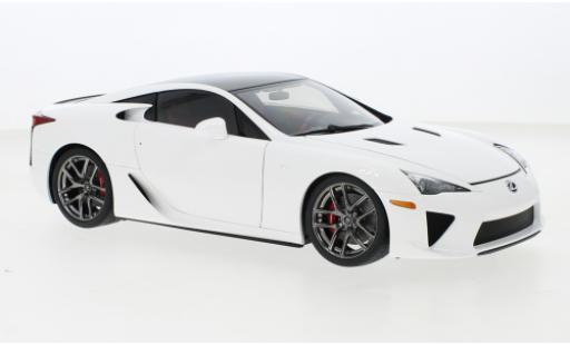 Modelauto Lexus LFA Base wit/carbon 2010 1/18 AUTOart