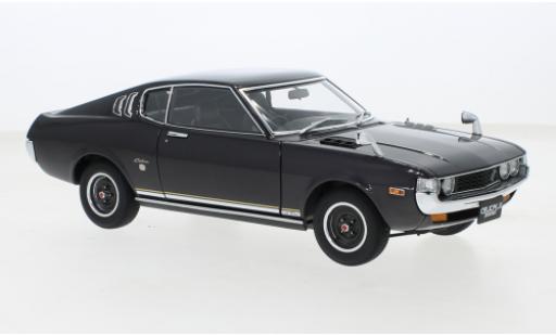 Modelauto Toyota Celica 1973 Liftback 2000GT (RA25) metallic paars 1/18 AUTOart