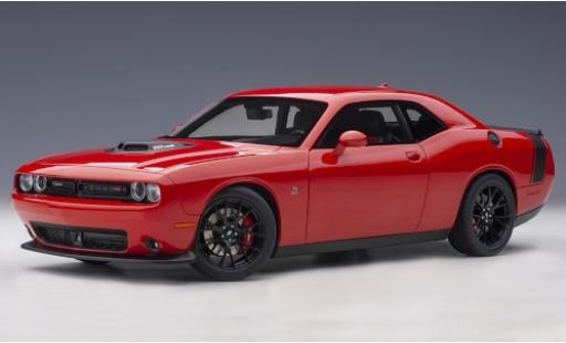 Modelauto Dodge Challenger Scat Pack 392 HEMI Shaker rood/zwart 2018 1/18 AUTOart