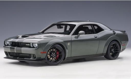 Modelauto Dodge Challenger SRT Hellcat Widebody metallic grijs/zwart 2018 1/18 AUTOart