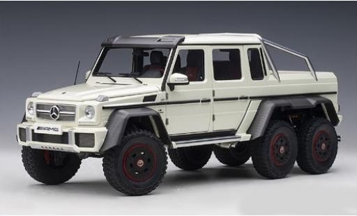 Modelauto Mercedes 6 6x6 G63 AMG mat-wit 2013 1/18 AUTOart