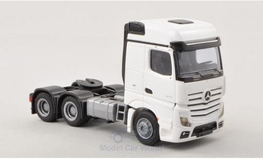 Modelauto Mercedes Actros Bigspace 2 wit Solo-Zugmaschine 3-achsig wit 1/87 AWM
