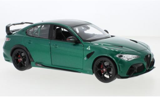 Modelauto Alfa Romeo Giulia gtam metallic groen 2020 1/18 Burago