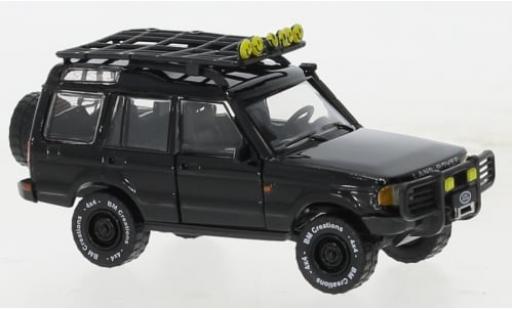 Modelauto Land Rover Discovery Base 1 zwart 1998 1/64 BM Creations