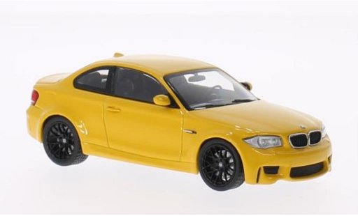 Bmw 1M coupe 1/43 Minichamps geel 2011 E82 modelauto