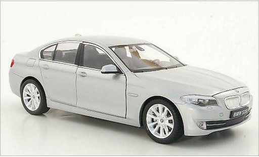 Bmw 535 berline 1/24 Welly i (F10) grijs modelauto