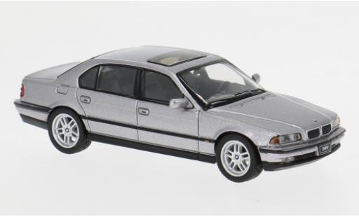 Modelauto Bmw 750 E38 iL () grijs 1/64 Mini GT