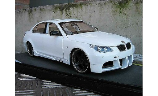 Bmw M5 tuning 1/18 Revell E60 ac schnitzer look m6 modelauto