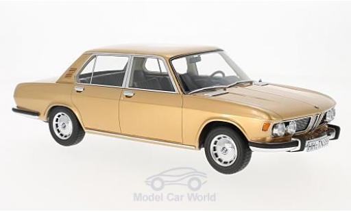 Modelauto Bmw 2500 berline (E3) gold 1968 1/18 BoS Models