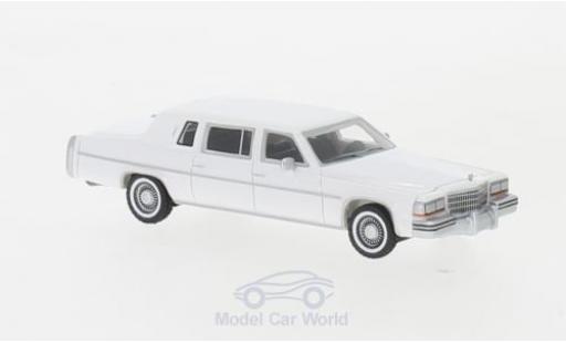 Modelauto Cadillac Fleetwood Limousine Formal Sedan wit 1980 1/87 BoS Models