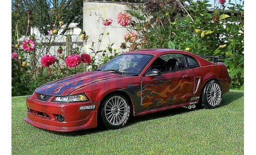 Ford Mustang 2000 1/18 Ut Models svt cobra fire snake modelauto