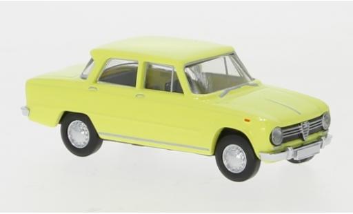 Modelauto Alfa Romeo Giulia 1300 geel 1962 1/87 Brekina