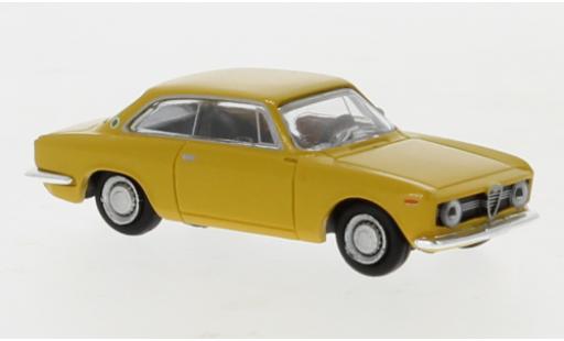 Modelauto Alfa Romeo Giulia sprint gt geel 1974 1/87 Brekina