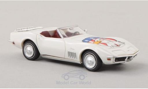 Modelauto Chevrolet Corvette Convertible C3 Cabriolet wit/Dekor American Eagle 1/87 Brekina