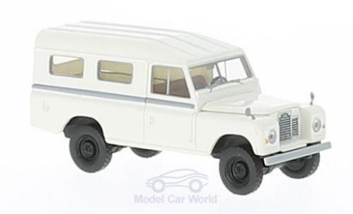Modelauto Land Rover 109 Base wit 1/18 Brekina