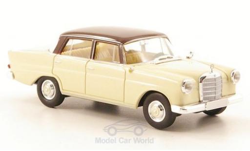 Modelauto Mercedes 190 Base c (W110) beige/bruin 1/87 Brekina