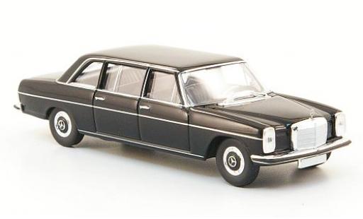 Modelauto Mercedes 220 Base D lang (W115) zwart 1/87 Brekina