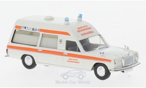 Modelauto Mercedes /8 Base KTW Gentofte Brandvaesen (DK) 1/87 Brekina