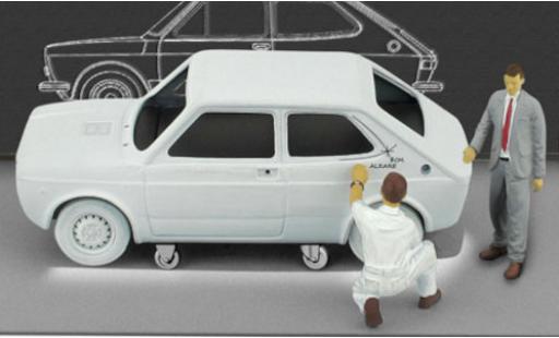 Modelauto Fiat 127 Serie 1 (1a ) mat-grijs 1971 met Figuren in Sonderverpackung Centro Stile 1/43 Brumm