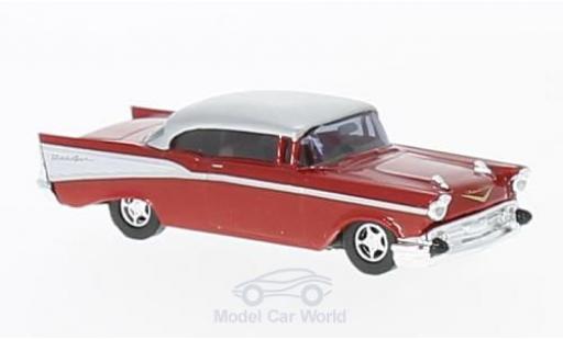 Modelauto Chevrolet Bel Air Coupe metallic rood/grijs 1957 1/87 Busch
