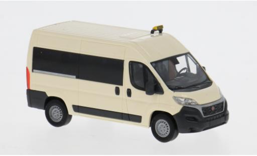 Modelauto Fiat Ducato Bus 2014 Taxi 1/87 Busch