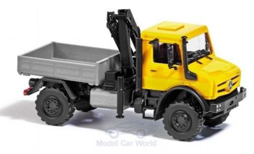 Modelauto Mercedes Unimog U300-U5023 U 5023 geel 2014 met Ladekran 1/87 Busch