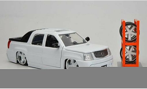 Cadillac Escalade tuning 1/24 Jada Toys EXT wit 2002 modelauto