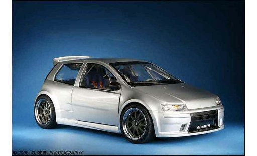Fiat Punto Super 1600 1/18 Ricko street modelauto