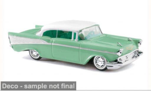 Modelauto Chevrolet Bel Air Coupe groen/wit 1957 1/87 Busch