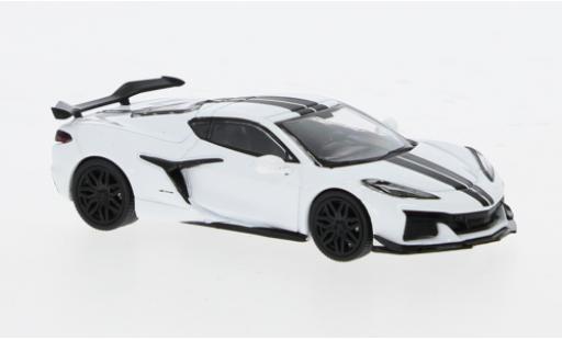 Modelauto Chevrolet Corvette Z06 wit 1/64 Mini GT
