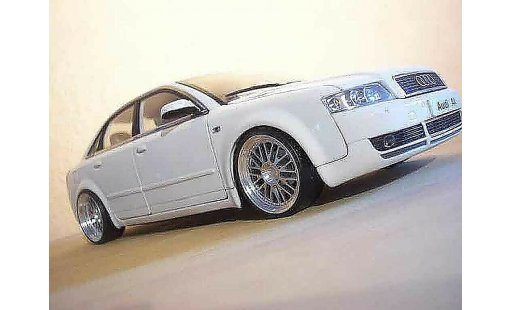 Audi A4 berline 1/18 Minichamps wit jantes bbs modelauto