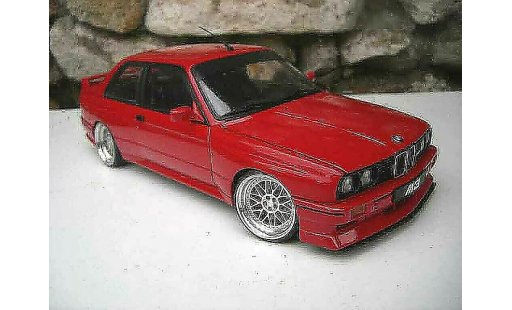 Bmw M3 coupe 1/18 Autoart jantes BBS E30 rood pneux taille basse modelauto