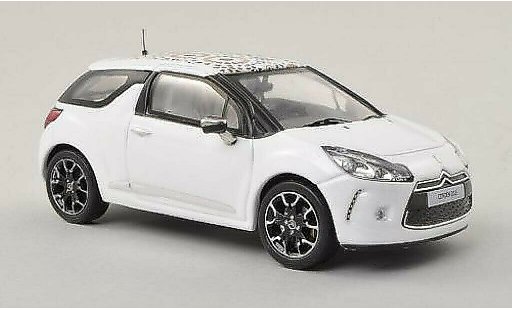DS Automobiles DS3 Berline 1/43 IXO Kenzo Edition wit met dakdekoration 2010 modelauto