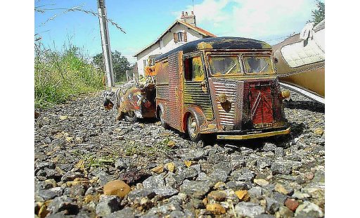 Citroen HY Fourgonnette 1/18 Solido rouille et remorque modelauto