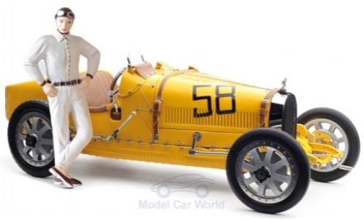 Modelauto Bugatti 35 grand prix T geel No.58 met Frauen-Fahrerfigur 1/18 CMC